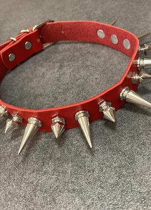 Чокер шипами шею