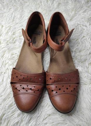 Clarks шкіряні туфлі балетки лодочки босоніжки жіночі кожаные