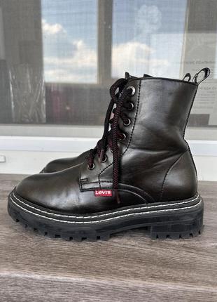 Черевики levis