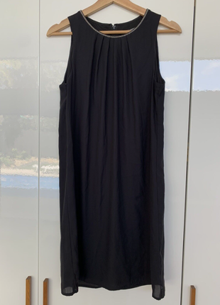 Нарядное черное летнее платье женское короткое шифоновое без рукавов свободный крой h&m кэжуа