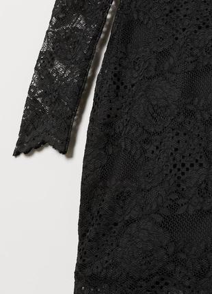 Коротка вечірня коктельна сукня з мереживом гіпюром h&m чорна з глибоким вирізом5 фото