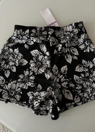 Шорты юбка с цветочным принтом3 фото