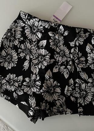 Шорты юбка с цветочным принтом1 фото