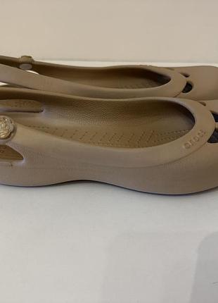 Балетки човники босоніжки сандалії крокси жіночі Сабо crocs w9 jayna.
