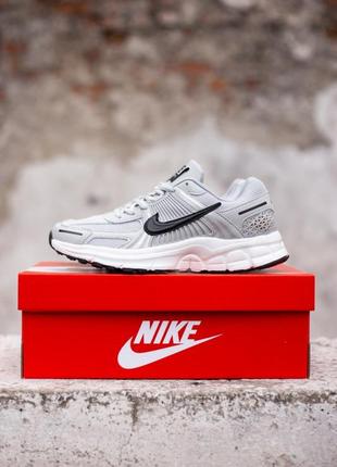 Чоловічі кросівки nike vomero 5 light grey