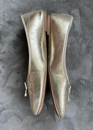 Балетки золотистые туфли классические сияющие