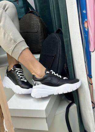 Кросівки шкіряні жіночі