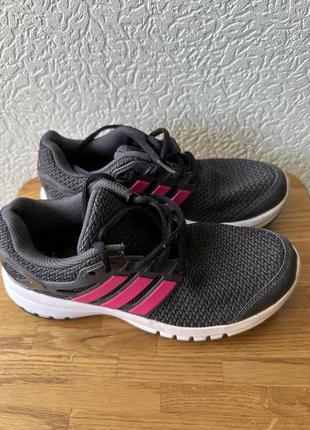 Кроссовки -36 размер adidas.