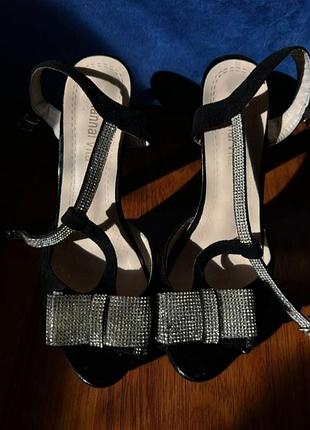Продам босоножки channal vita