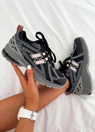 Крутые женские кроссовки new balance 1906r black pink premium чёрные