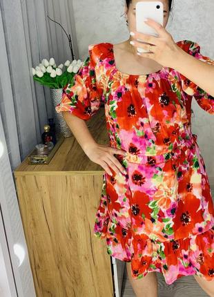 Женское стильное яркое платье с полугонкой плечами и 3/4 рукавом с резинкой снизу