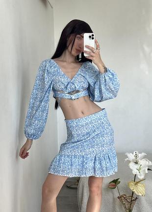 Ніжно блакитний костюмчик блуза та спідниця