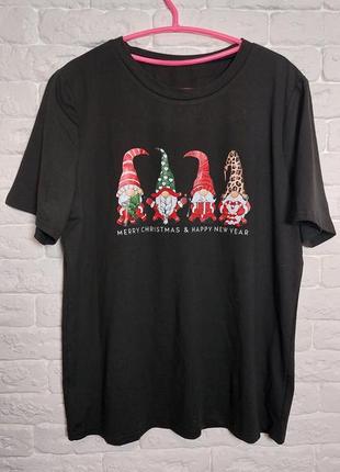 Фирменная новогодняя футболка