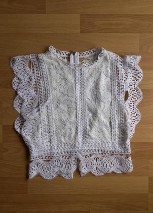 Блуза с кружевом