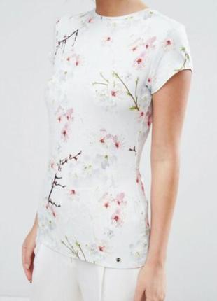 Футболка ted baker oriental blossom millis с цветочным принтом вишни