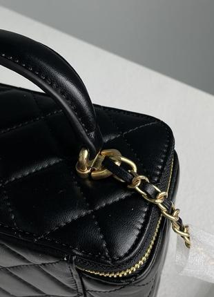 Сумка в стилі chanel classic black lambskin pearl crush vanity bag5 фото