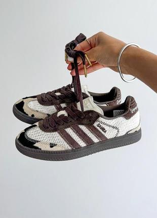 Незвичайні жіночі кросівки adidas samba og cow print premium білі з коричневим принт корівка