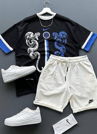 Літній повсякденний комплект nike футболка і шорти