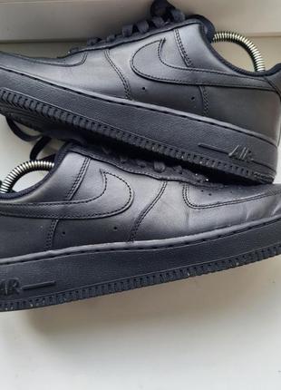 Легендарна шкіряна модель    nike force 12 фото