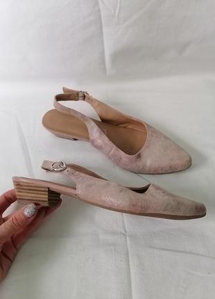 Женские замшевые туфли, босоножки с острым носиком в нюдовом цвете2 фото