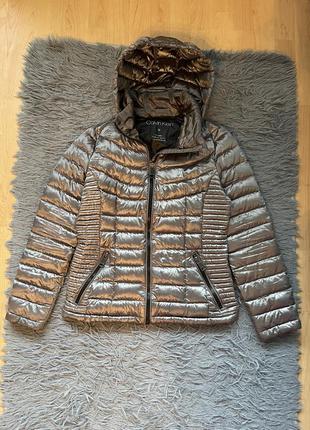 Calvin klein стильная глянцевая куртка пуховик из свежих коллекций