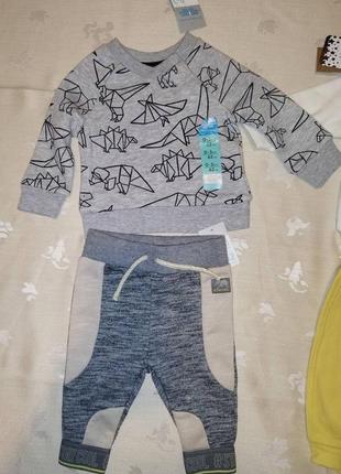 Пакетом фирменная одежда для малышей 0-6 м.3 фото