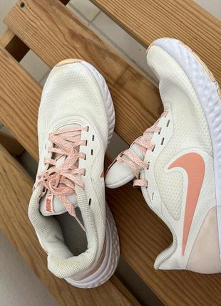 Женские кроссовки для бега nike wmns revolution светлые женские кроссовки в сетку пудровые кроссовки 40