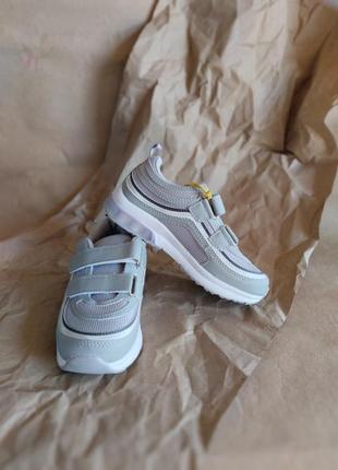 Сірі кросівки з сіткою5 фото