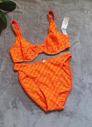 Купальник в ярком неоновом цвете!