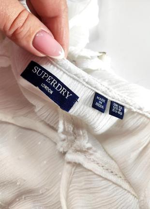 Майка женская белого цвета с рюшами от бренда superdry s4 фото