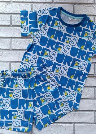 Костюмчик хорошего качества