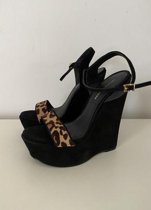 Kurt geiger босоножки на танкетке натуральная замша оригинал