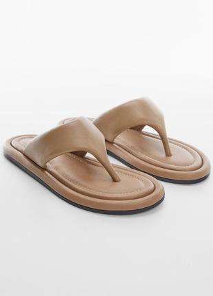 Кожаные шлепки шлепанцы из натуральной кожи mango