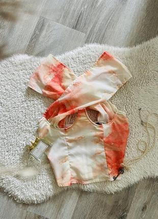 Топ підгрудний корсет з вирізом prettylittlething