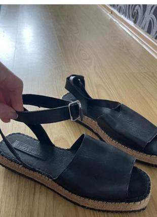 Модні босоніжки від фірми asos.