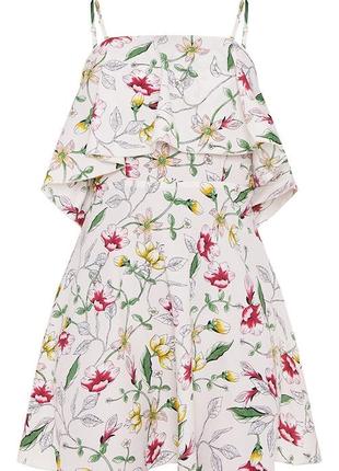Романтичное платье prettylittlething