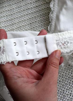 Новый белый лифчик на шею, размер 48