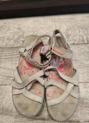 Спортивные сандалии 38 г.