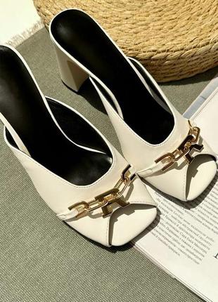 Шльопанці жіночі