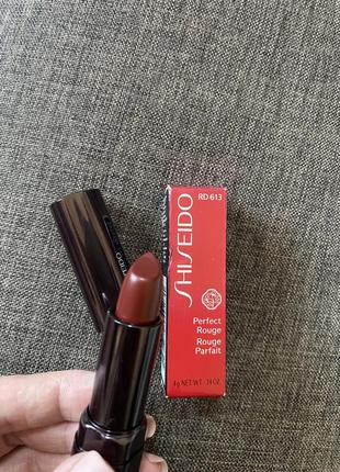 Shiseido perfect rouge губная помада # rd 613, оригинал