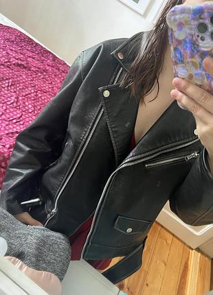 Косуха oversize з потертостями bershka5 фото