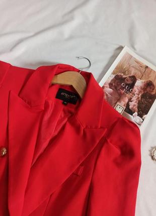 Красный двубортный пиджак/жакет с красивыми пуговицами4 фото