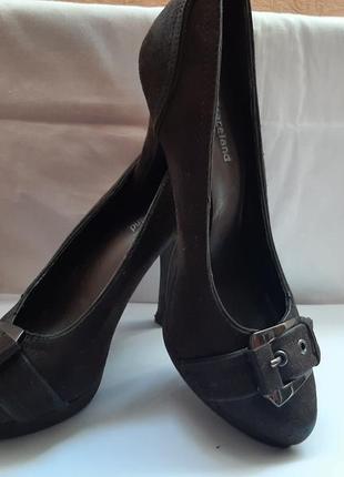 Продаются туфли graceland