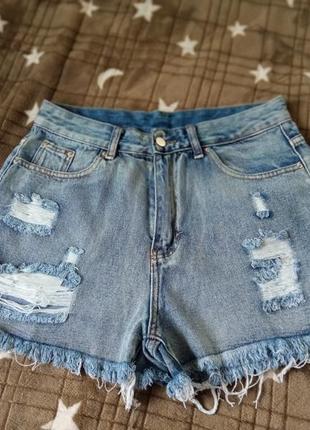 Джинсовые короткие шорты levis 579