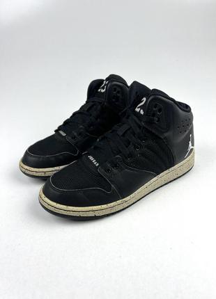 Оригінальні кросівки Jordan Legacy 312 Low "Light Smoke Grey" Coming Soon
