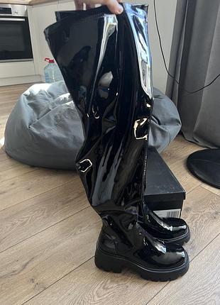 Высокие лаковые ботфорты raid london