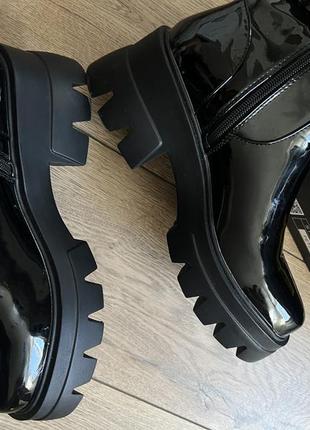 Высокие лаковые ботфорты raid london