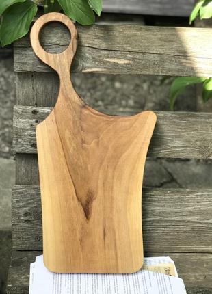 Кухонна дощечка з старого горіха