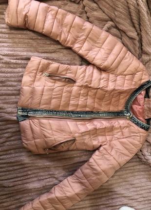 Курточка коротенькая