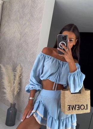 Легкий воздушный костюм-двойка: укороченная блуза с объемными рукавами и юбка с кружевом🌸